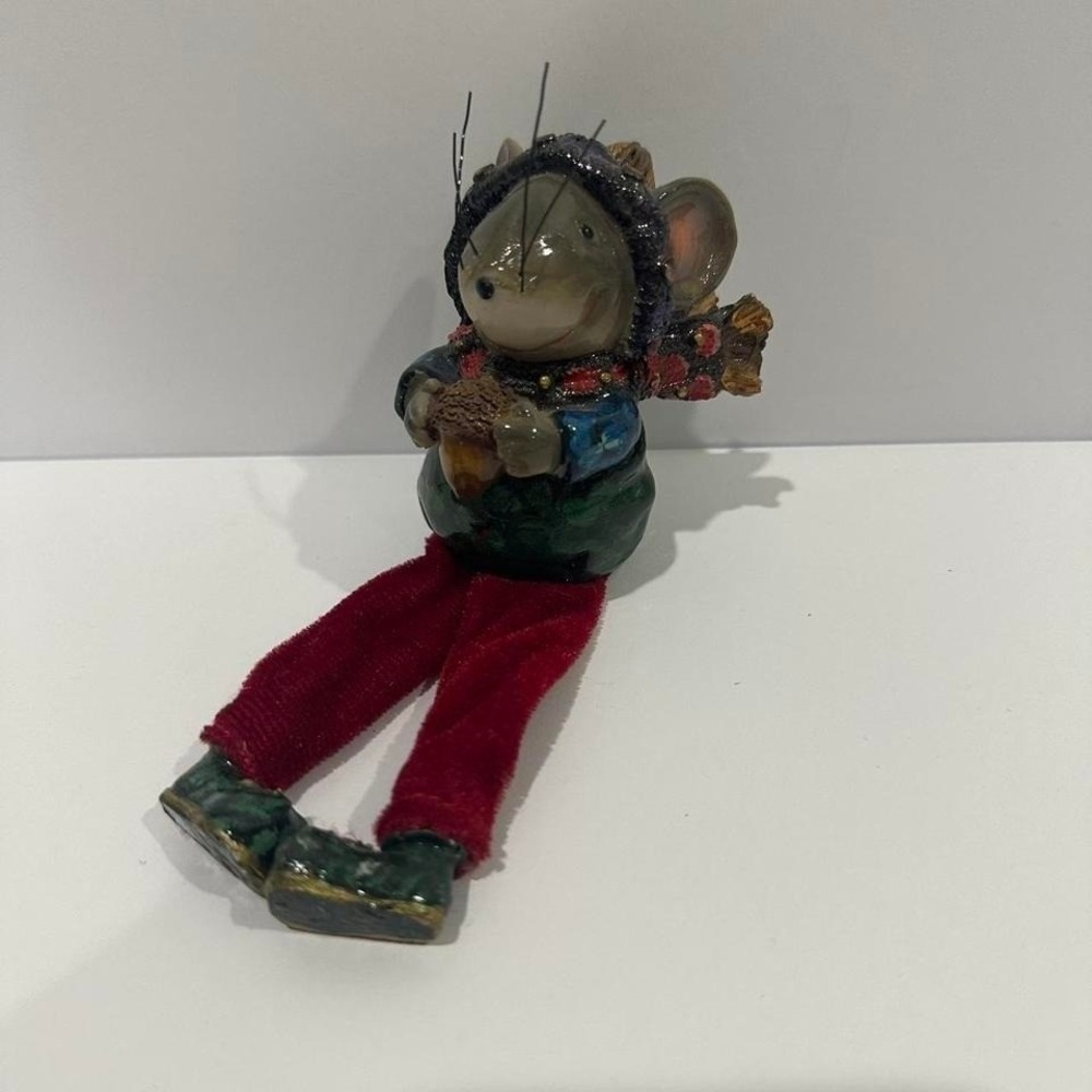 Sitting Shelf Christmas Mouse Vintage 6" Excellent Condition